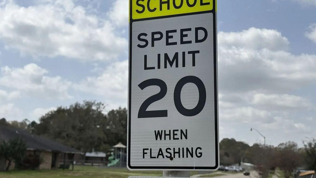 Illinois Quick Hits: Cook County district says 'schools are open, safe'