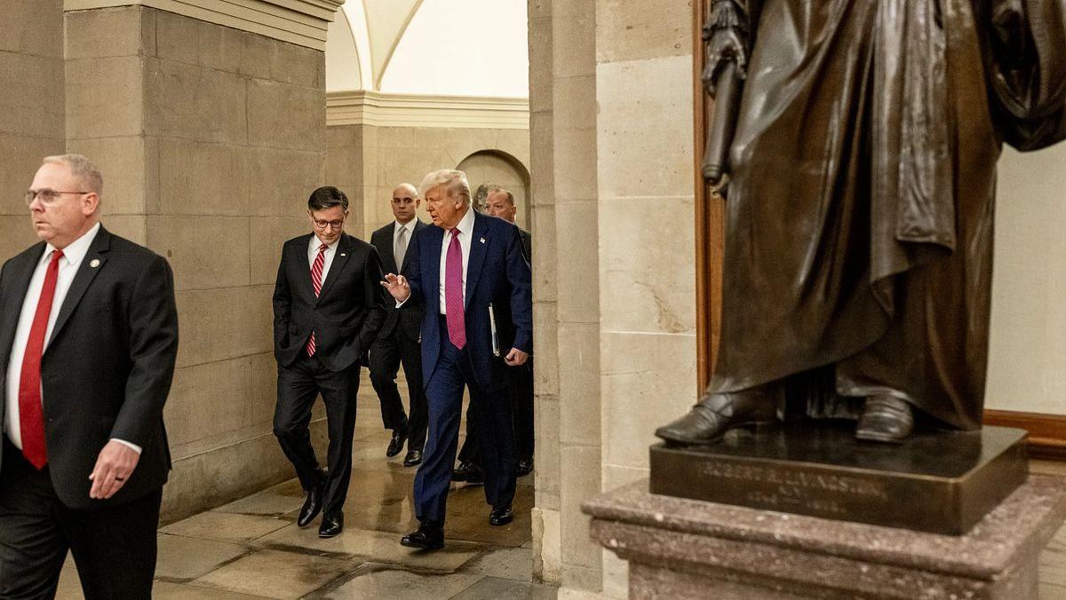 Trump bashes AI regulations as rift in Congress widens