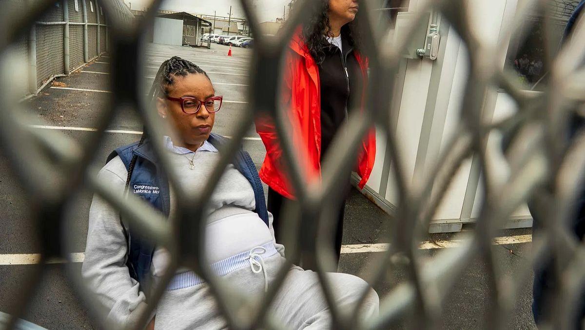 Federal court rejects Rep. LaMonica McIver's bid to drop ICE assault charges